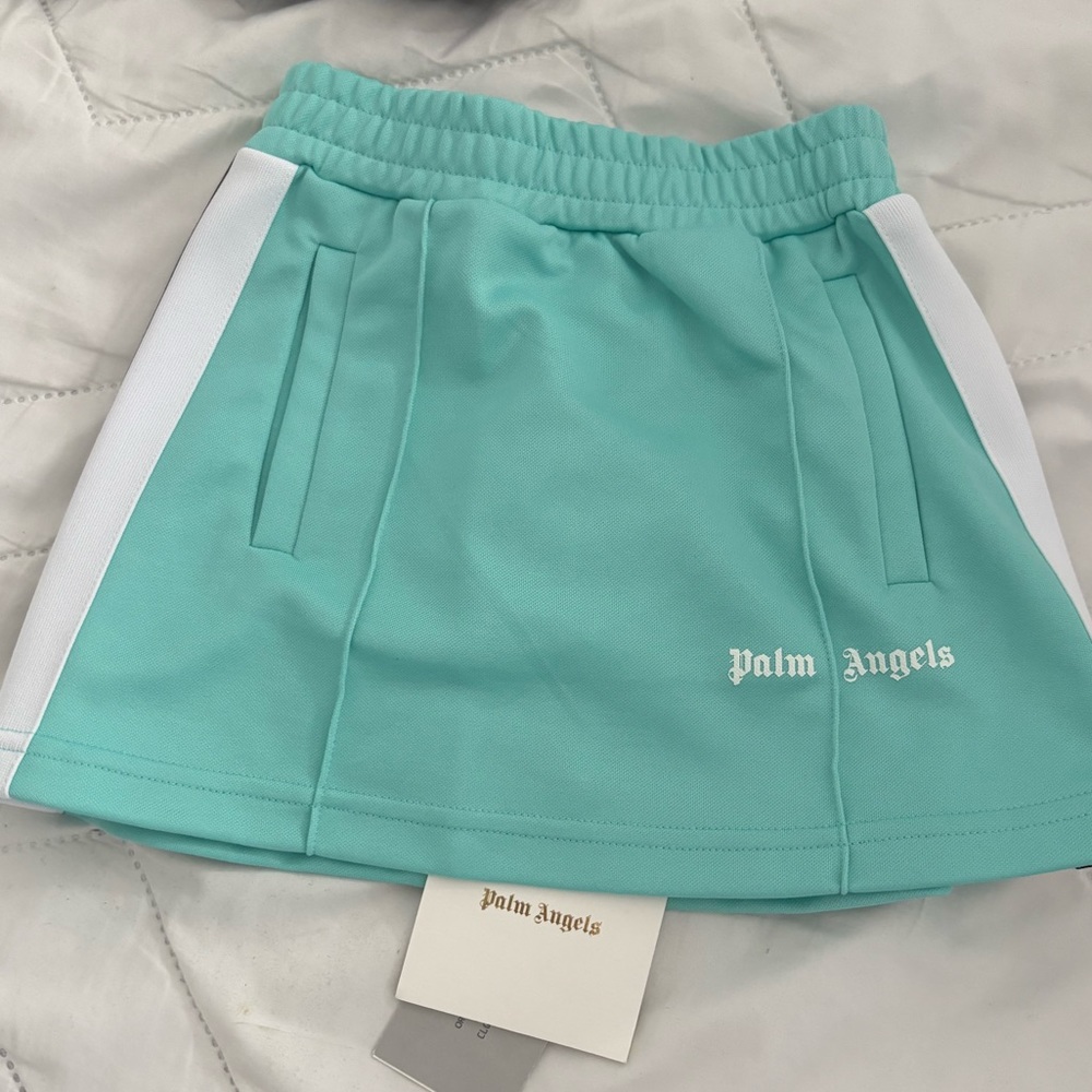 Palm angel kids skirt size 4T not a skort. Never been worn tags attached.